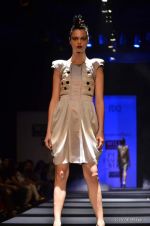 Model walk the ramp for Rajesh Pratap Singh Show at Wills Lifestyle India Fashion Week 2012 day 2 on 7th Oct 2012 (30336447).JPG